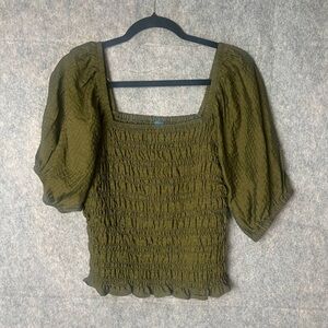 Old Navy Woman Size‎ Medium Fitted Puff-Sleeve Smocked Top NWT Olive Green Shirt